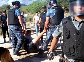 Las fuerzas policiales, una vez más, se pusieron en contra del pueblo