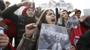  Tunez manifestantes contra el gobierno feb 2013