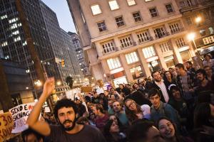 Ato contra aumento da Tarifa na Praça Montevideu, em frente a Prefeitura de Porto Alegre no dia 27/03/2013 ((CC BY-SA Fora do Eixo))
