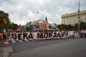 monsanto marcha en capital