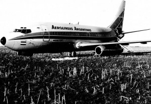 El avión que participó en la Operación Primicia. | Foto: Cedoc